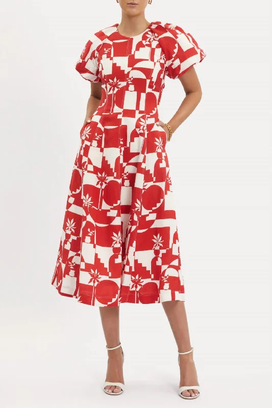 Barcelona Midi Dress In Print Trendy Fit-and-Flare Midi Dress