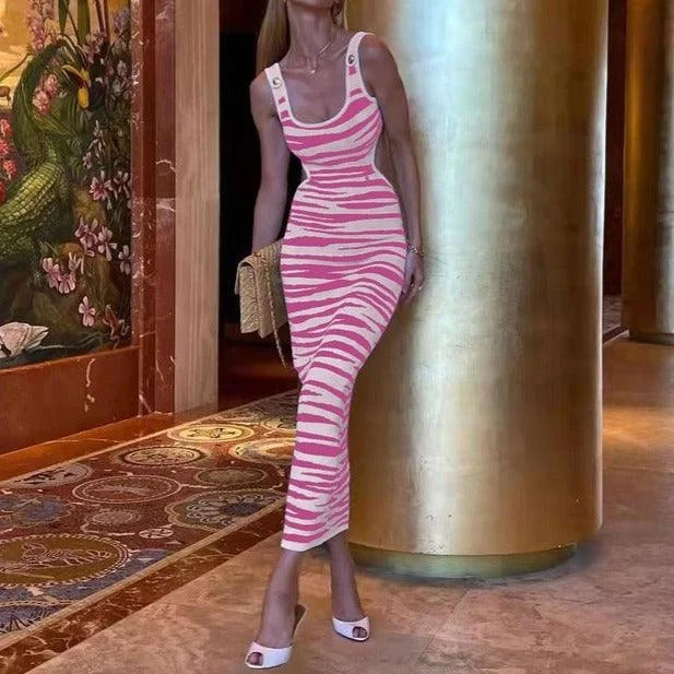 KittenAlarm - Roxanne Zebra Stripes Sleeveless Maxi Dress Comfortable Pleated Maxi Dress KittenAlarm - Roxanne Zebra Stripes Sleeveless Maxi Dress Comfortable Pleated Maxi Dress